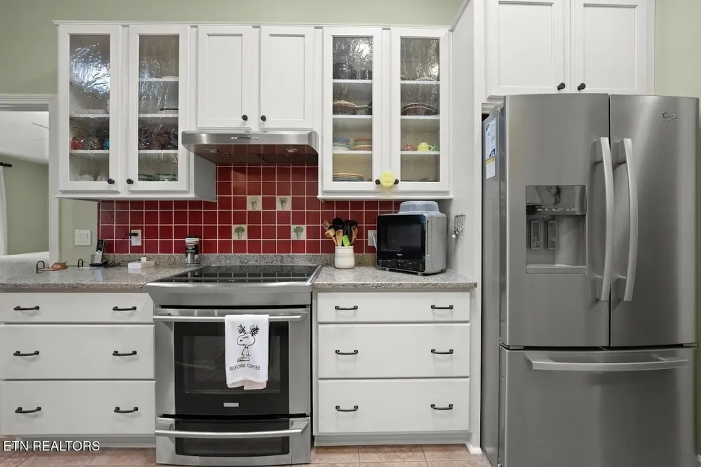 14 Heatherhurst Court Crossville TN 38558