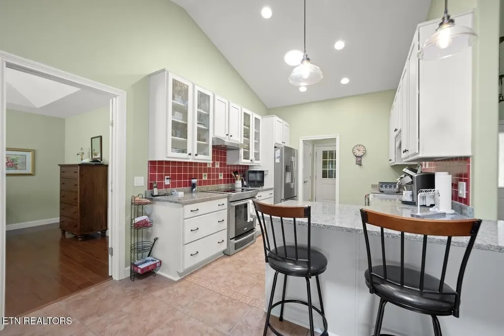 14 Heatherhurst Court Crossville TN 38558