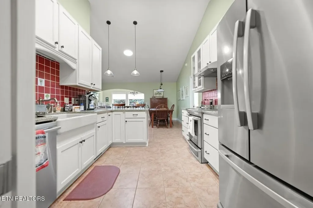 14 Heatherhurst Court Crossville TN 38558