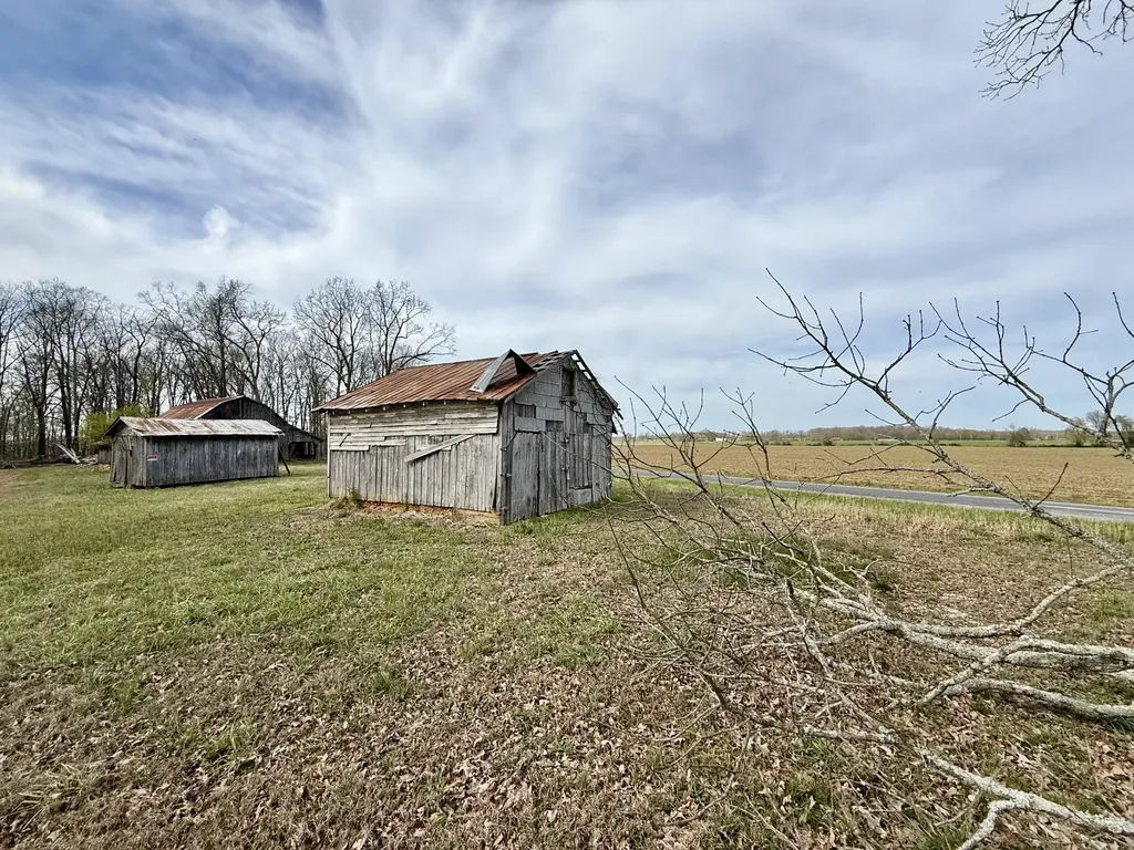 77 Macedonia Road Lawrenceburg TN 38464