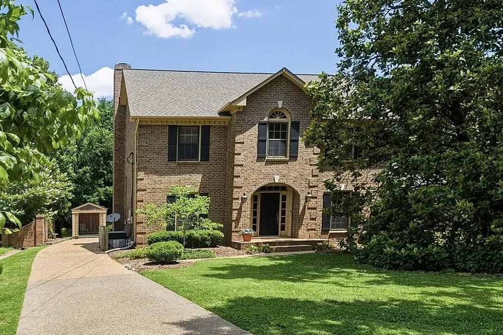 1464 Tyne Boulevard Nashville TN 37215
