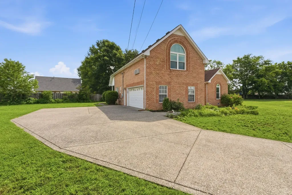 108 Strathmore Court Hendersonville TN 37075