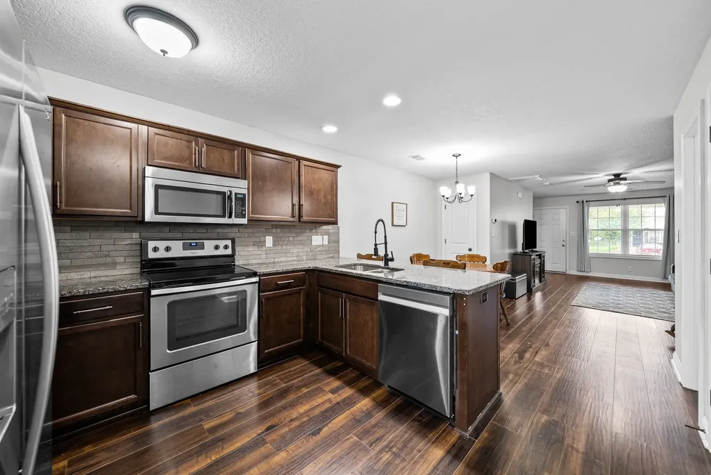 354 Sam Houston Circle Clarksville TN 37040