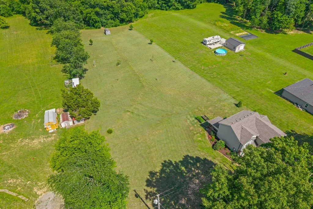 3701 Chapel Hill Road Clarksville TN 37040