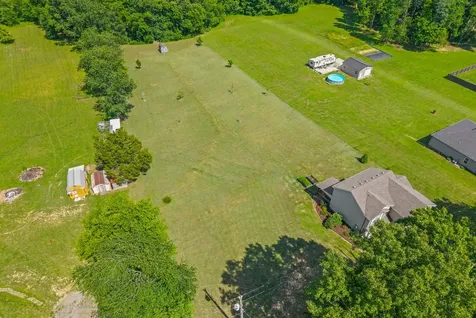 3701 Chapel Hill Road Clarksville TN 37040