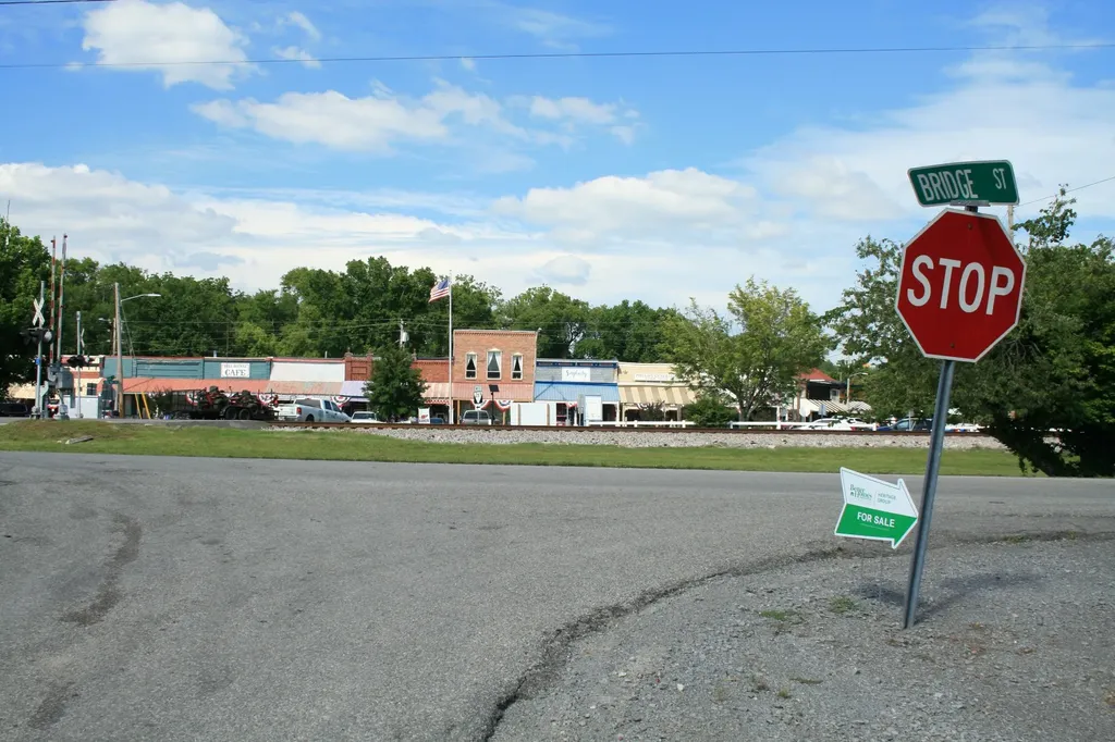 0 Hwy 82, E Bell Buckle TN 37020