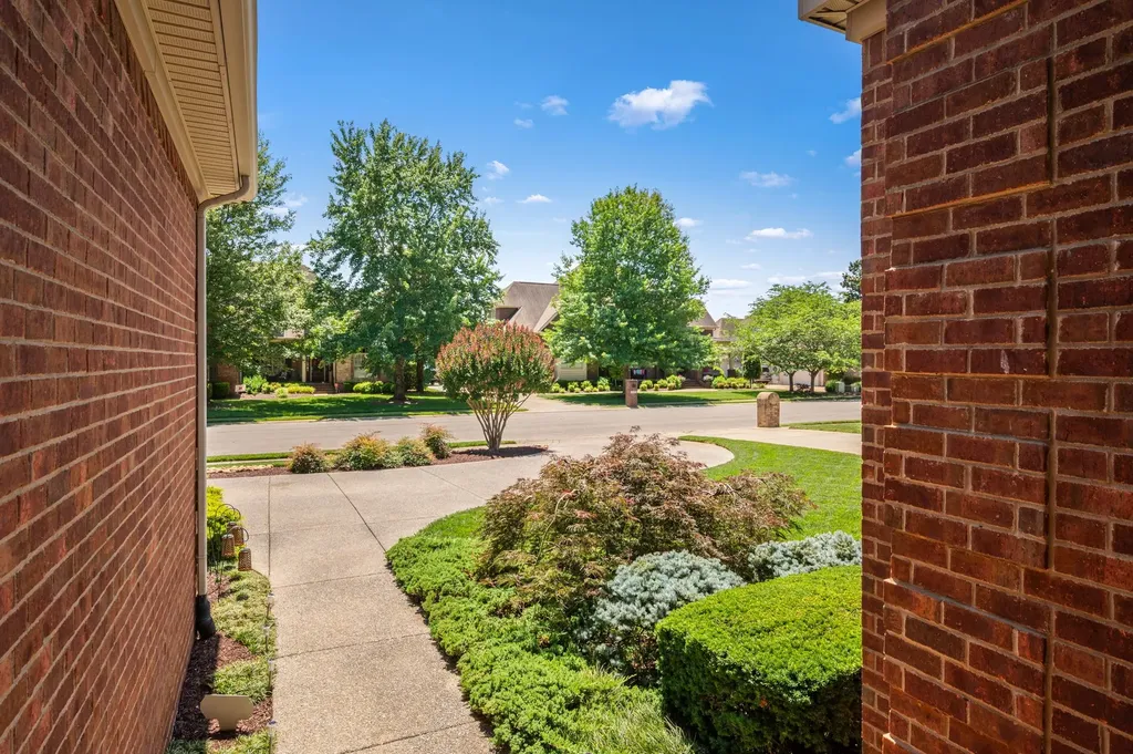 2042 Alexander Boulevard Murfreesboro TN 37130