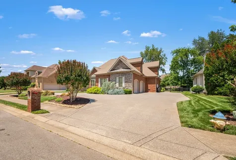 2042 Alexander Boulevard Murfreesboro TN 37130
