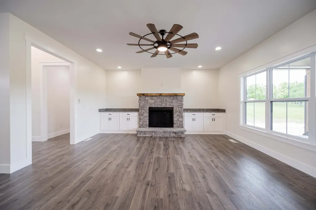 2672 Coleytown Road Lafayette TN 37083