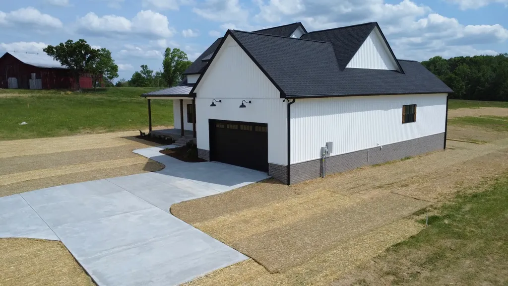 2672 Coleytown Road Lafayette TN 37083