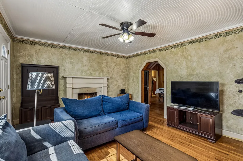 312 Castle Heights Avenue Lebanon TN 37087