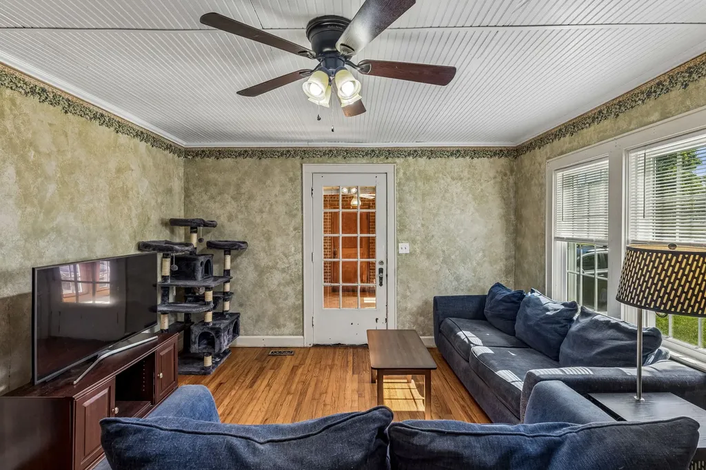 312 Castle Heights Avenue Lebanon TN 37087