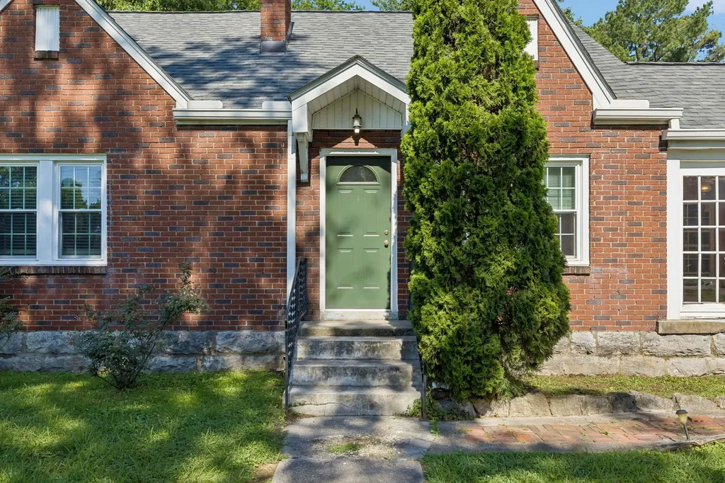 312 Castle Heights Avenue Lebanon TN 37087