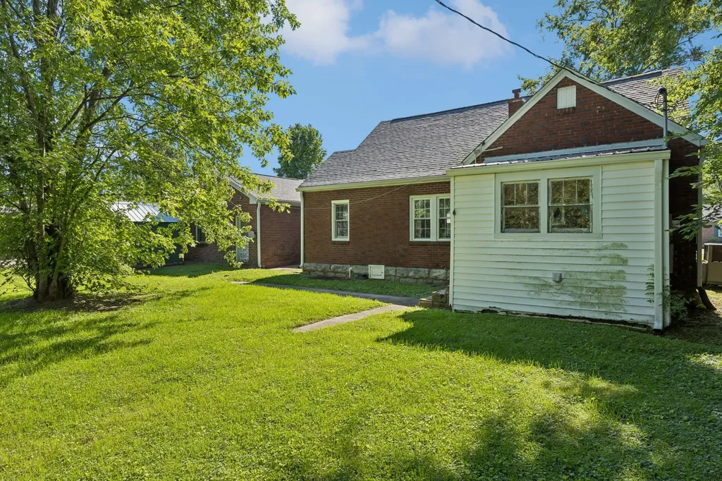 312 Castle Heights Avenue Lebanon TN 37087