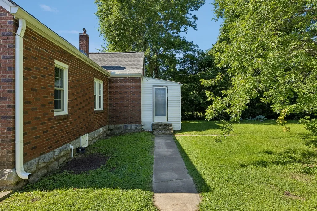 312 Castle Heights Avenue Lebanon TN 37087