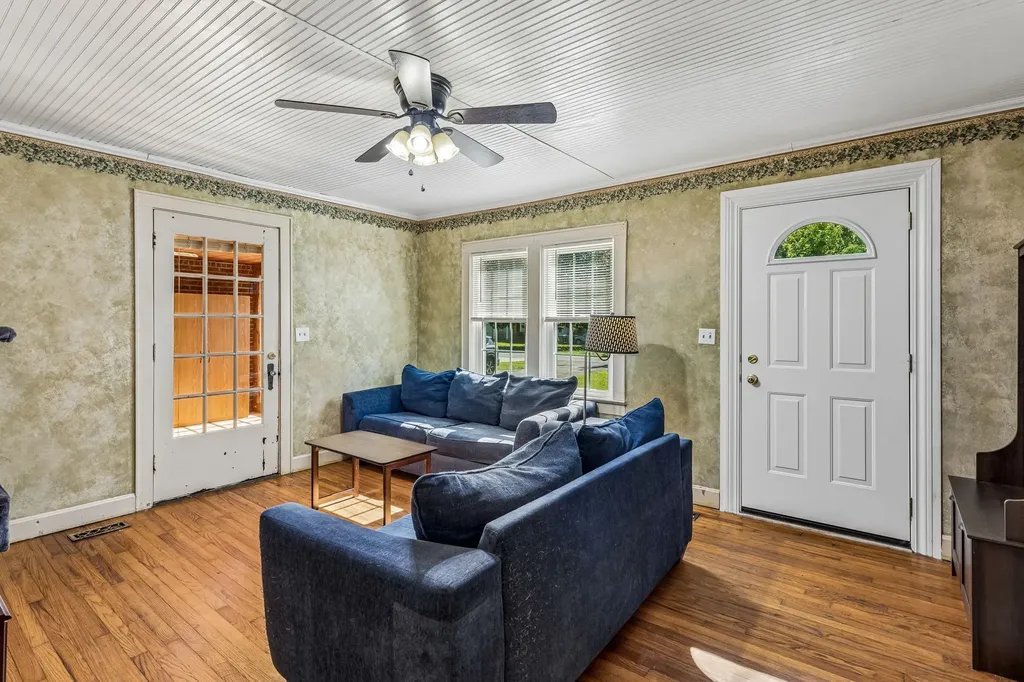 312 Castle Heights Avenue Lebanon TN 37087