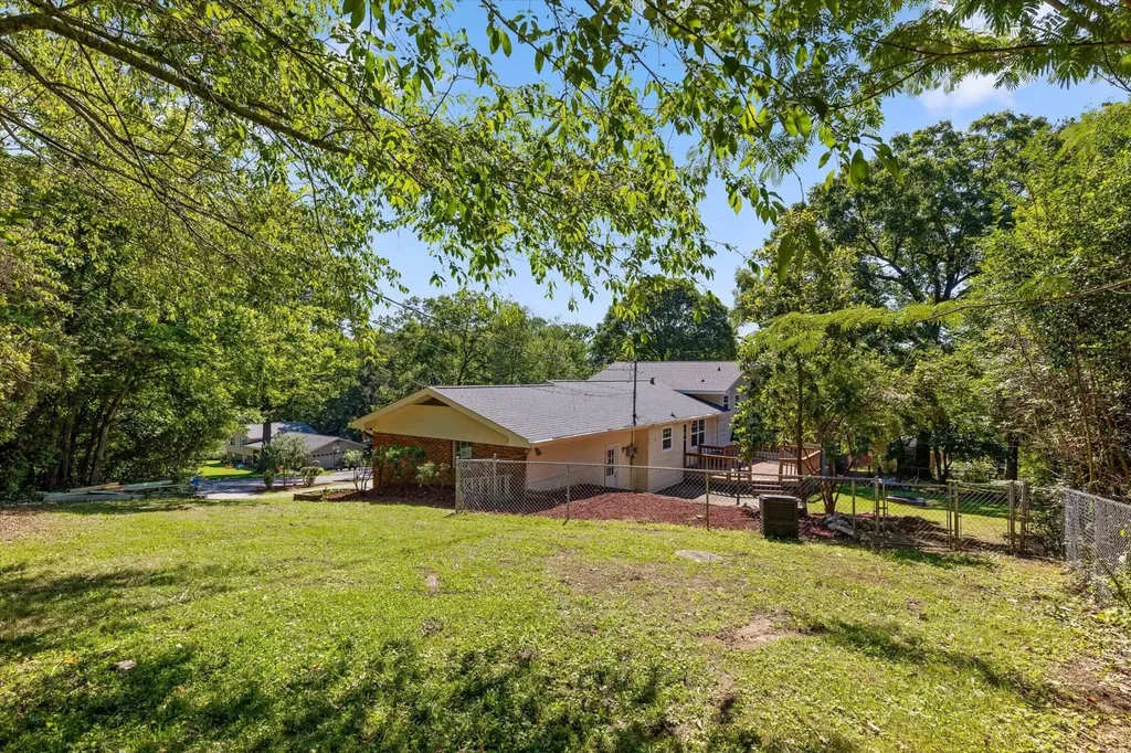 404 Lark Lane Chattanooga TN 37415