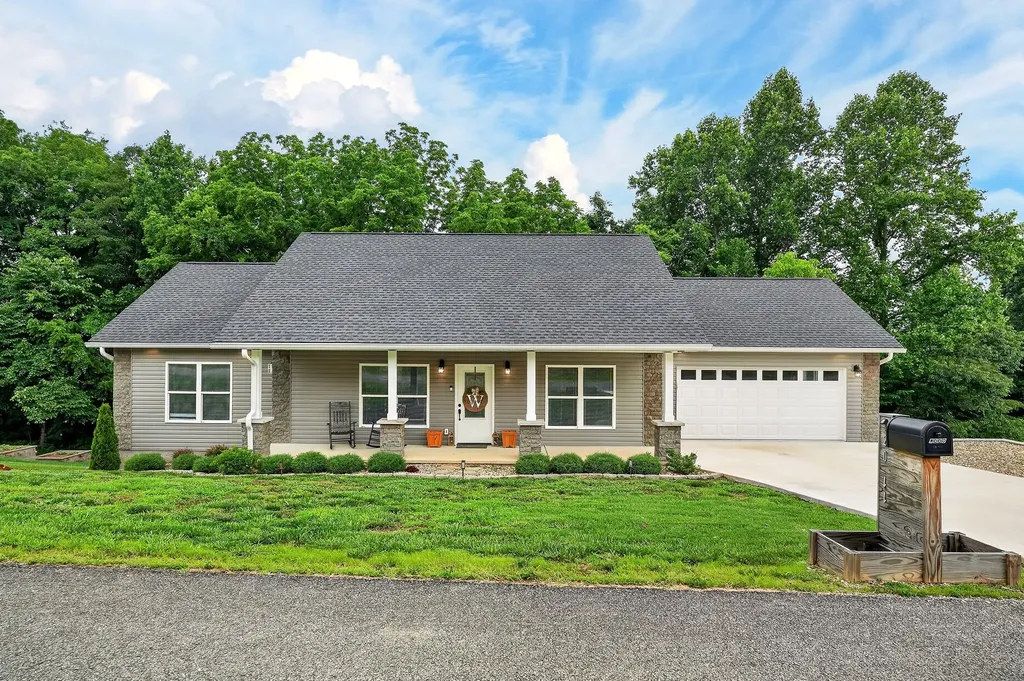 2011 Bear Creek Point Cookeville TN 38506
