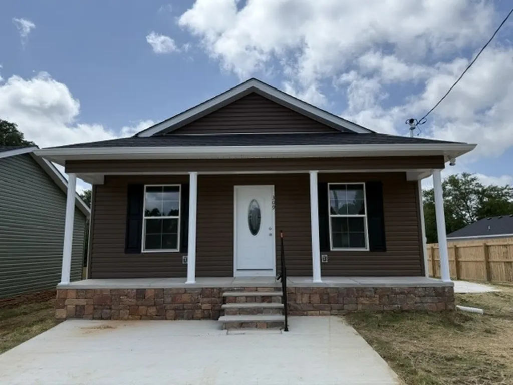 309 W Coffee Street Tullahoma TN 37388