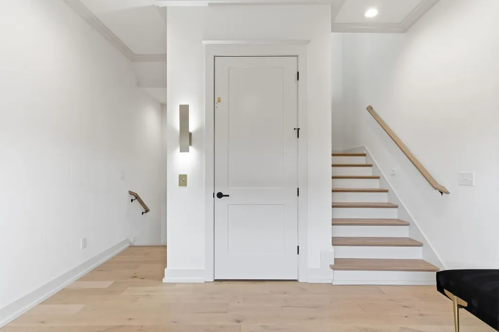 1013B Argyle Avenue Nashville TN 37203