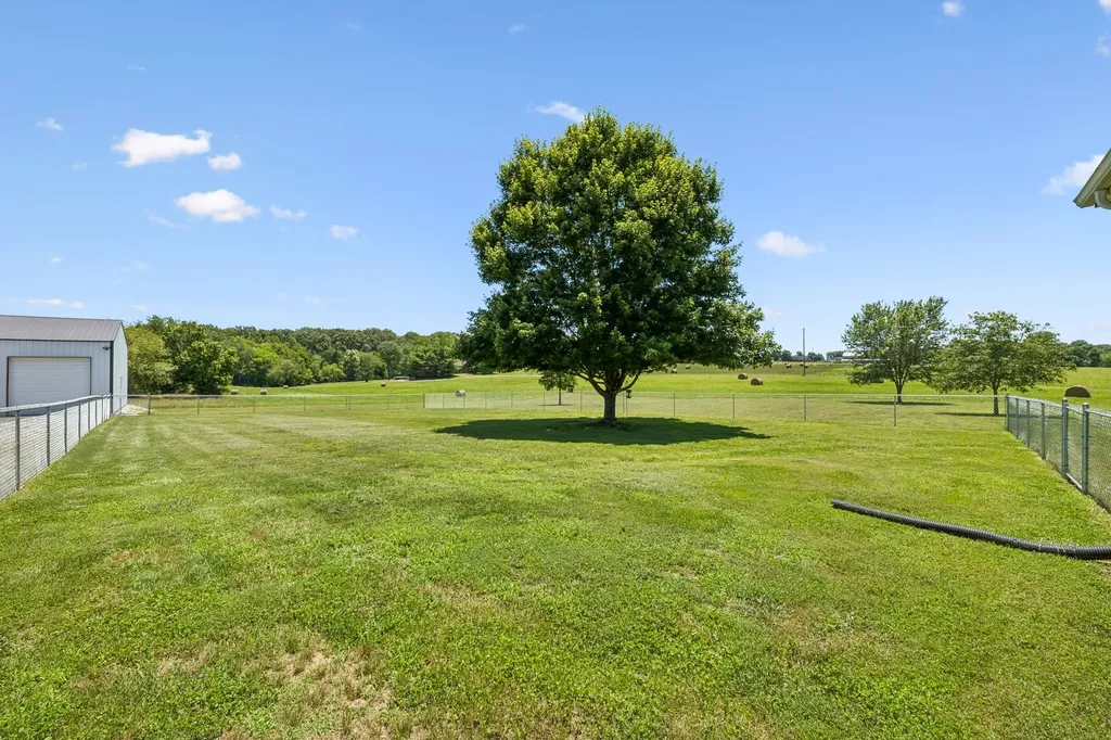 4245 James Stone Road Cedar Hill TN 37032