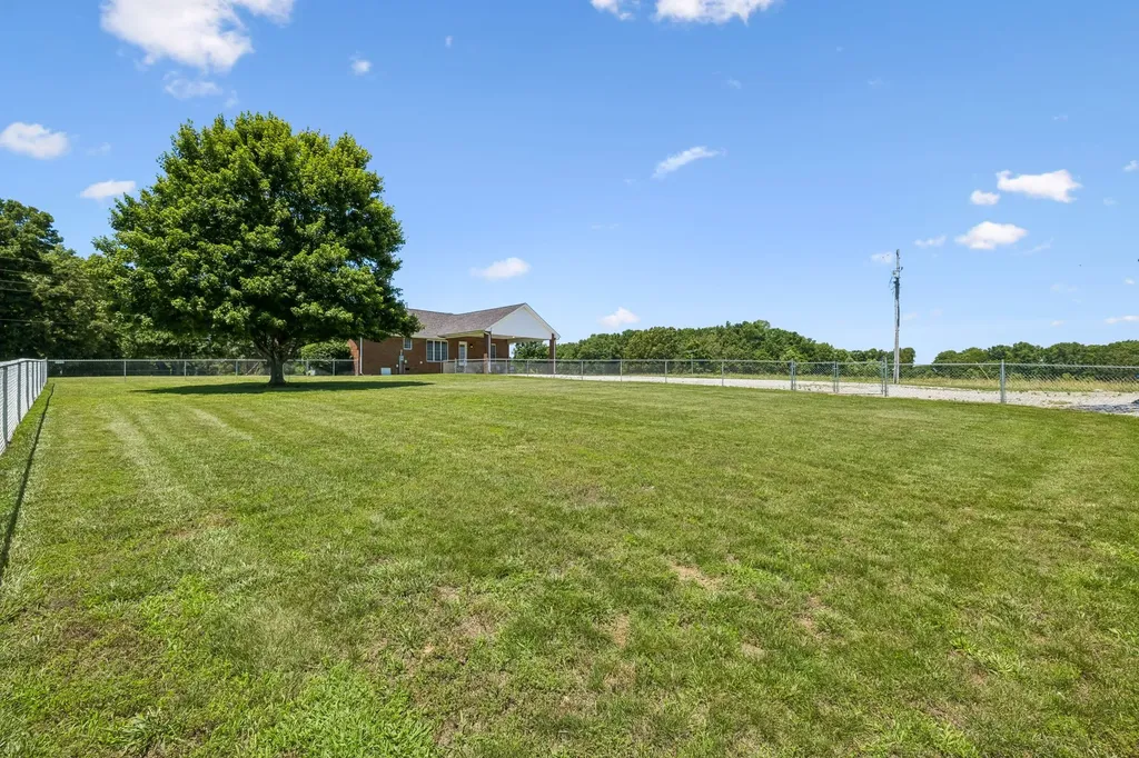 4245 James Stone Road Cedar Hill TN 37032