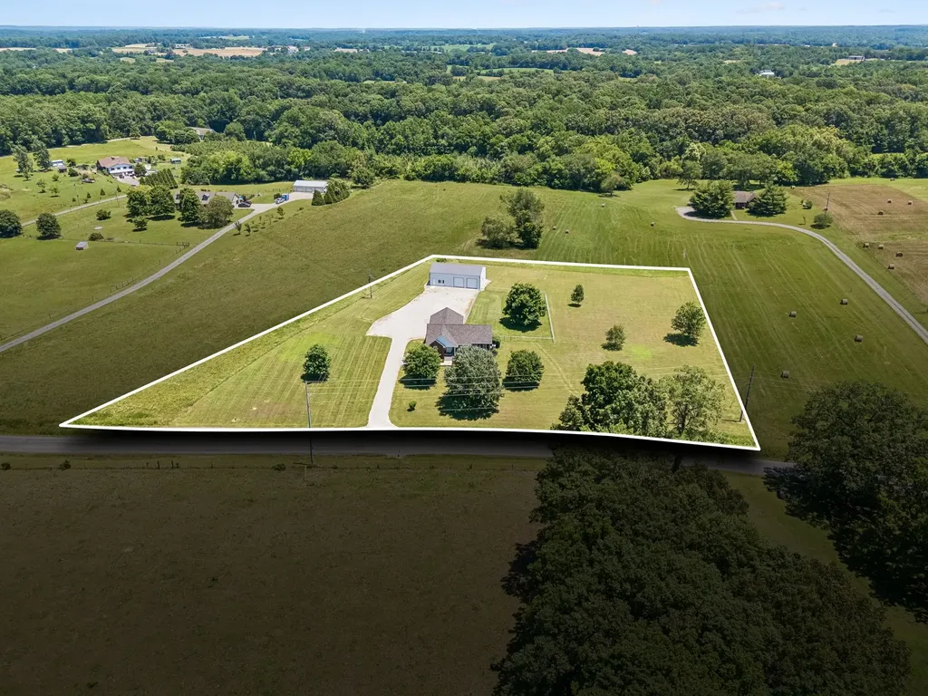 4245 James Stone Road Cedar Hill TN 37032
