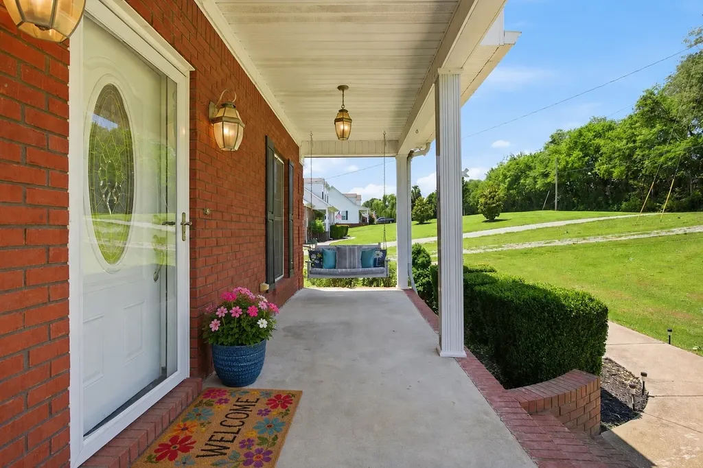 2590 Cornersville Road Lynnville TN 38472