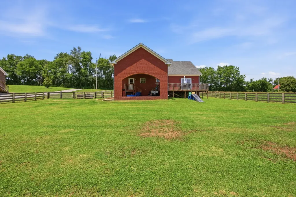 2590 Cornersville Road Lynnville TN 38472