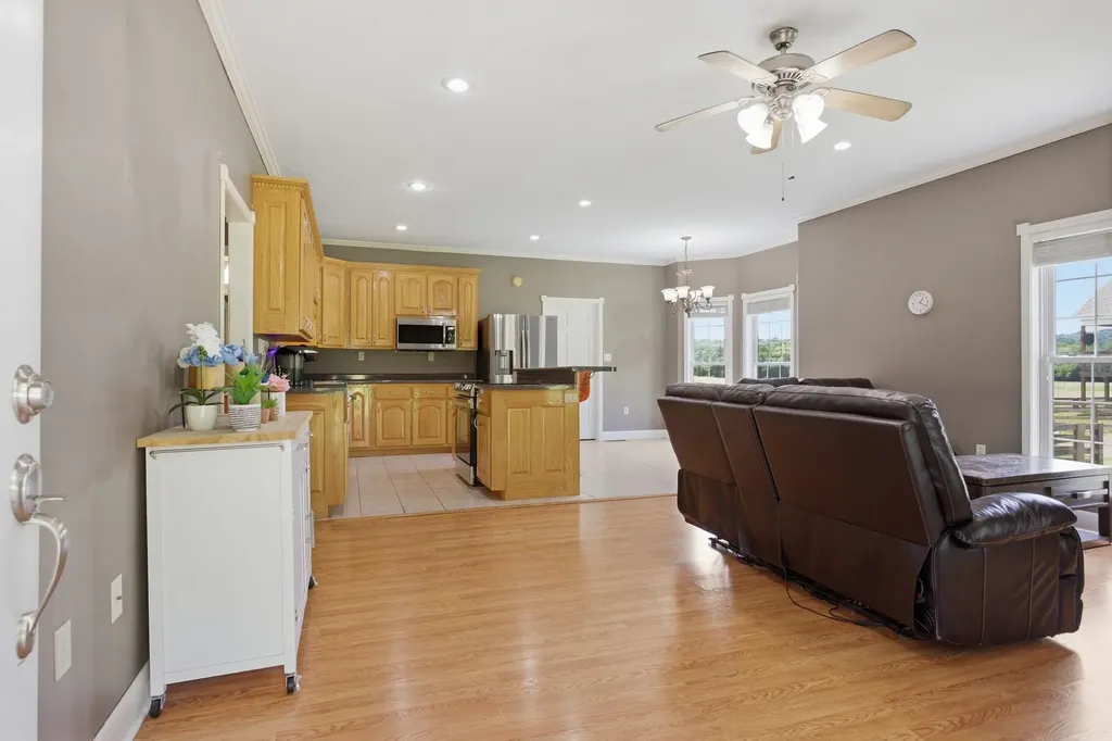2590 Cornersville Road Lynnville TN 38472