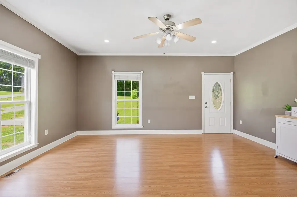 2590 Cornersville Road Lynnville TN 38472