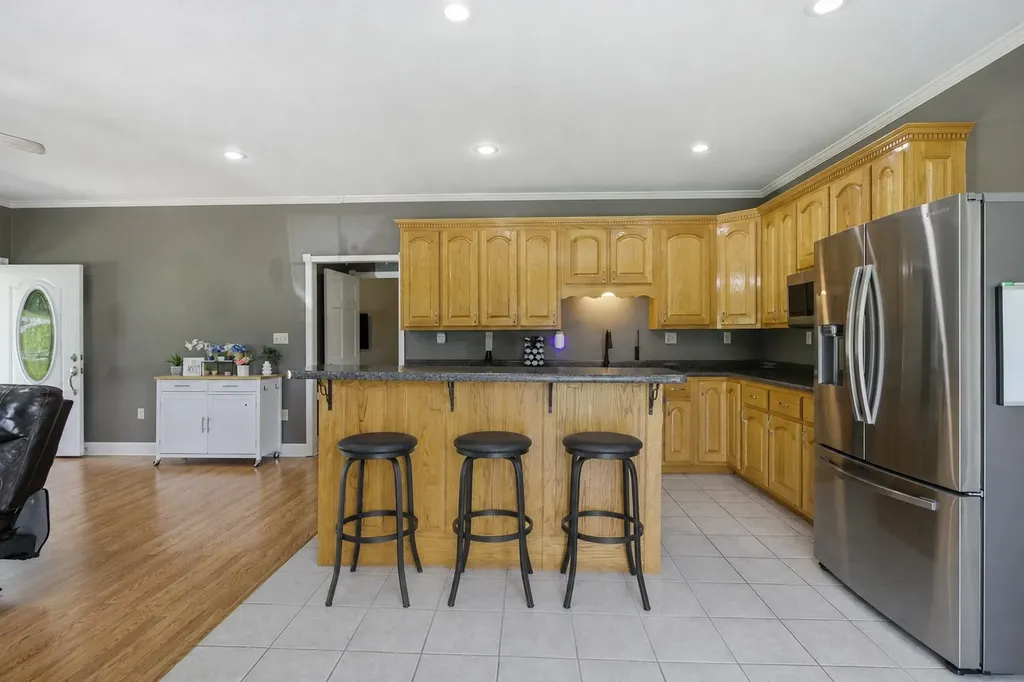 2590 Cornersville Road Lynnville TN 38472