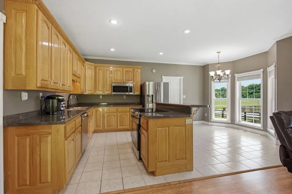 2590 Cornersville Road Lynnville TN 38472