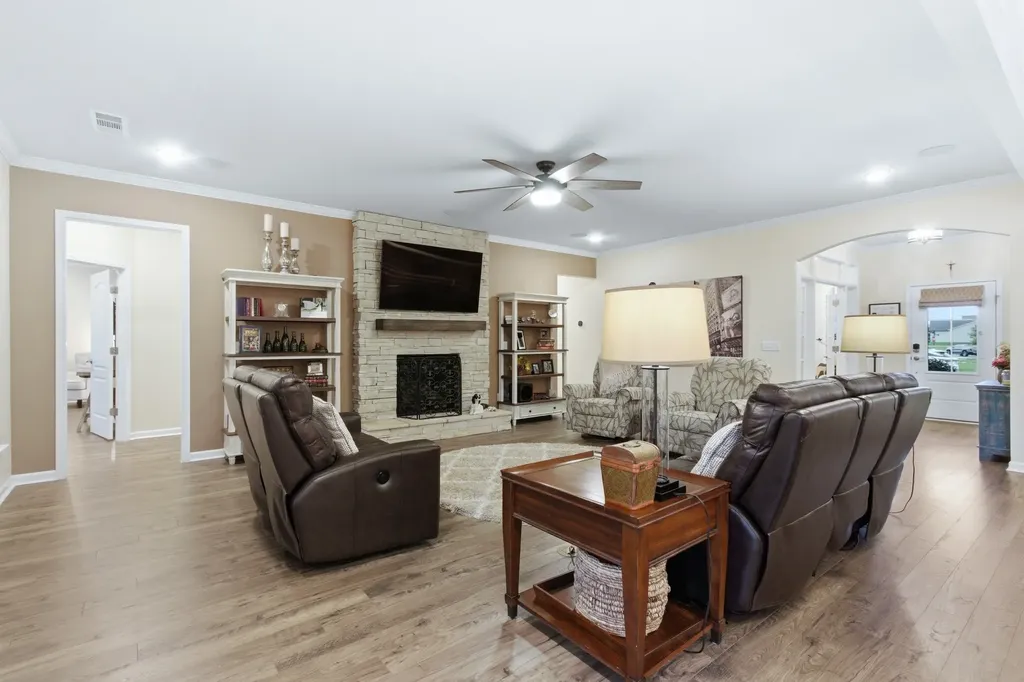 2102 Loudon Hill Spring Hill TN 37174