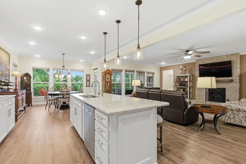 2102 Loudon Hill Spring Hill TN 37174