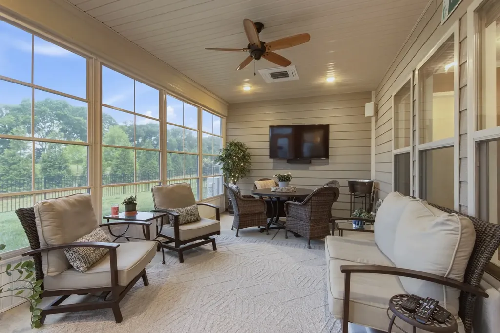 2102 Loudon Hill Spring Hill TN 37174