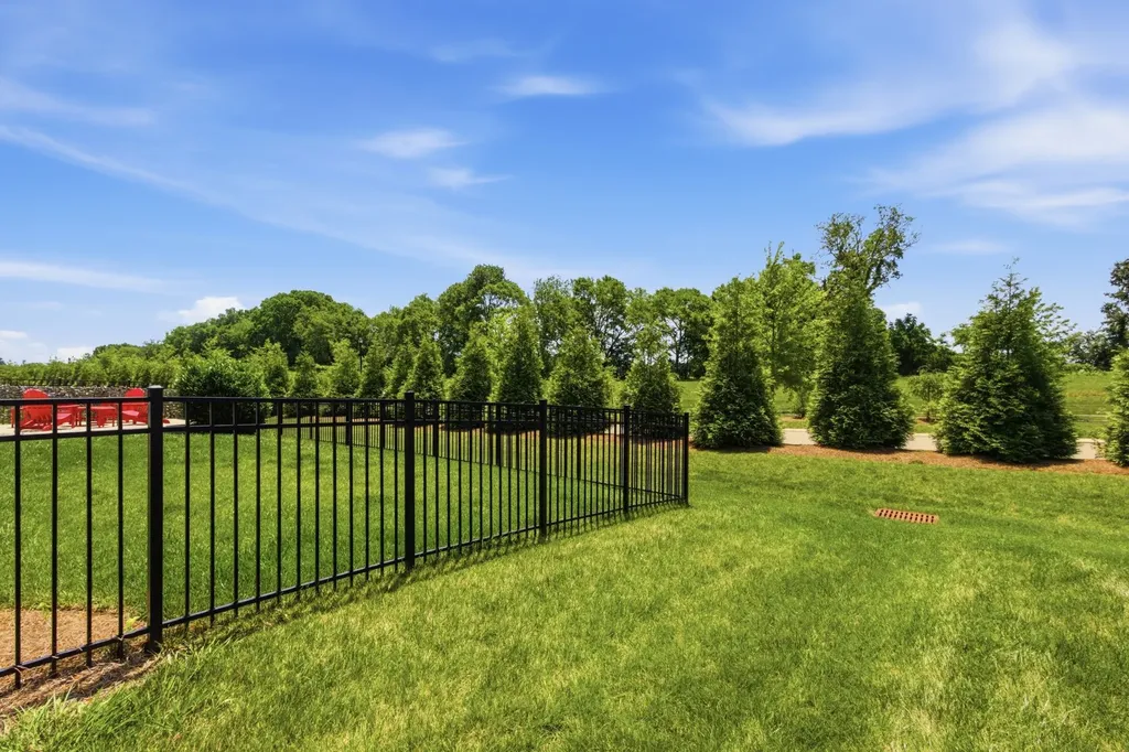 2102 Loudon Hill Spring Hill TN 37174