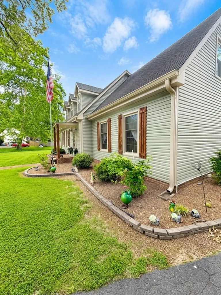 400 Sharondale Drive Tullahoma TN 37388