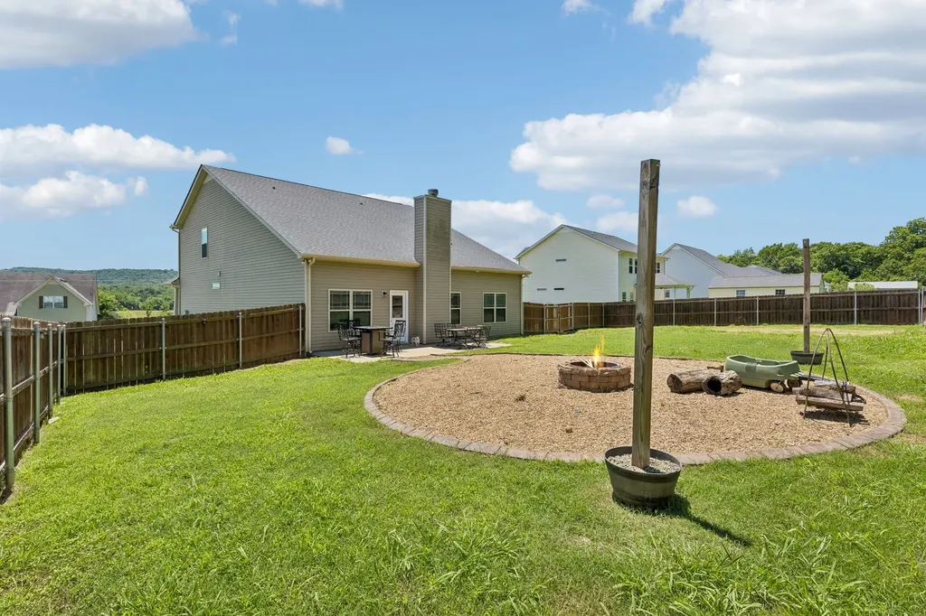 1138 Starhurst Drive Murfreesboro TN 37128