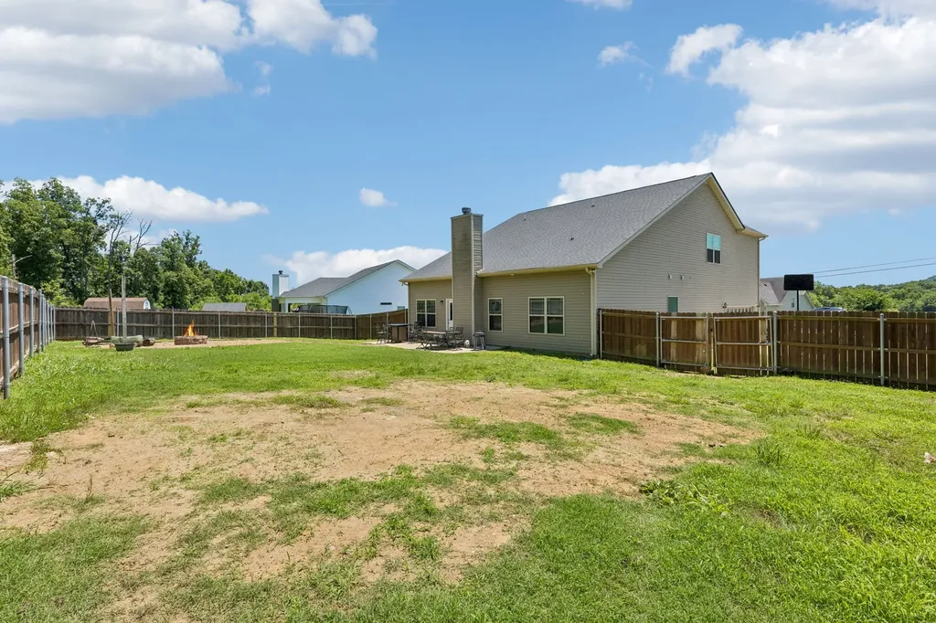 1138 Starhurst Drive Murfreesboro TN 37128