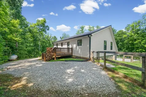 1300 Brummit Road Charlotte TN 37036