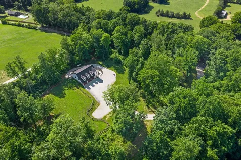 1300 Brummit Road Charlotte TN 37036