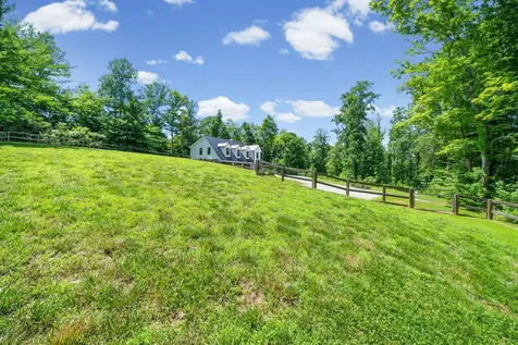 1300 Brummit Road Charlotte TN 37036