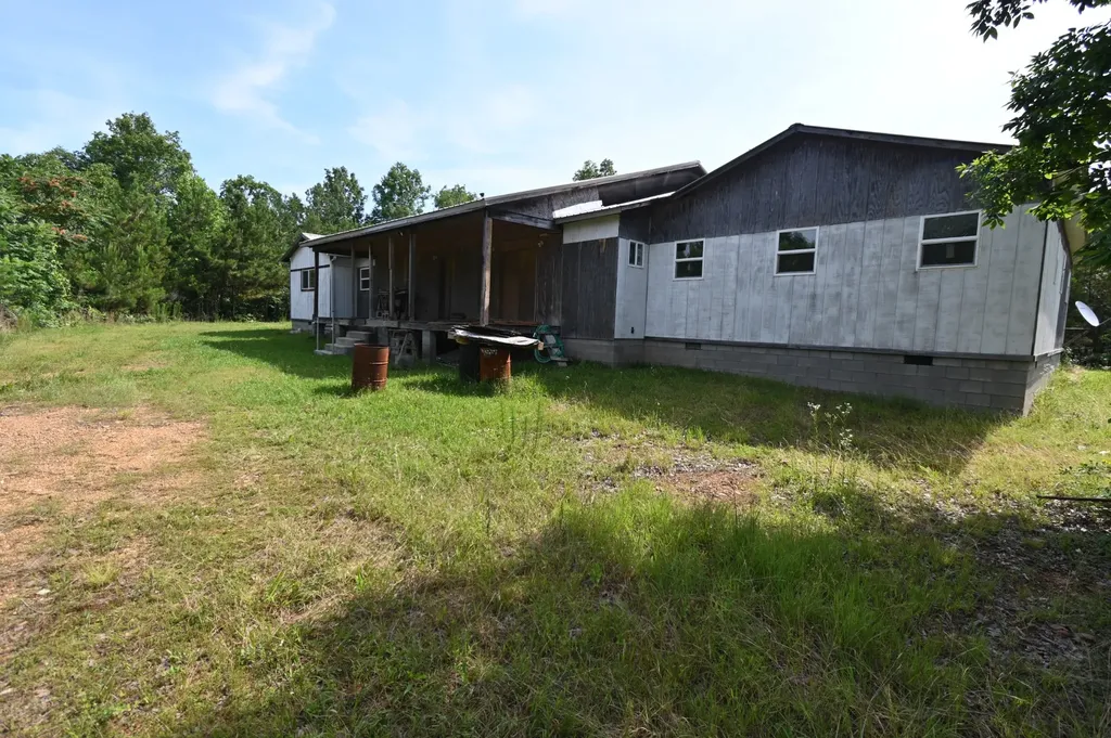 7170 Rockhouse Road Linden TN 37096