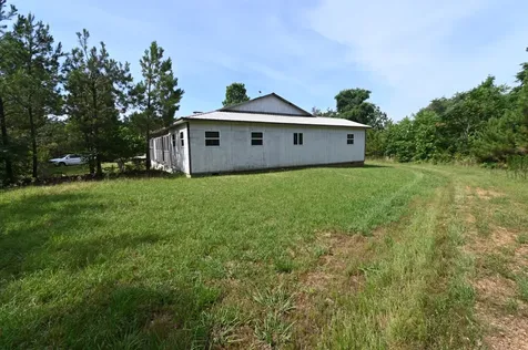 7170 Rockhouse Road Linden TN 37096
