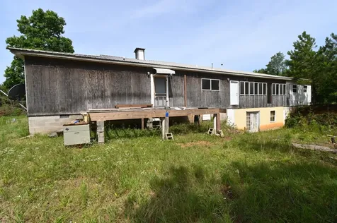 7170 Rockhouse Road Linden TN 37096