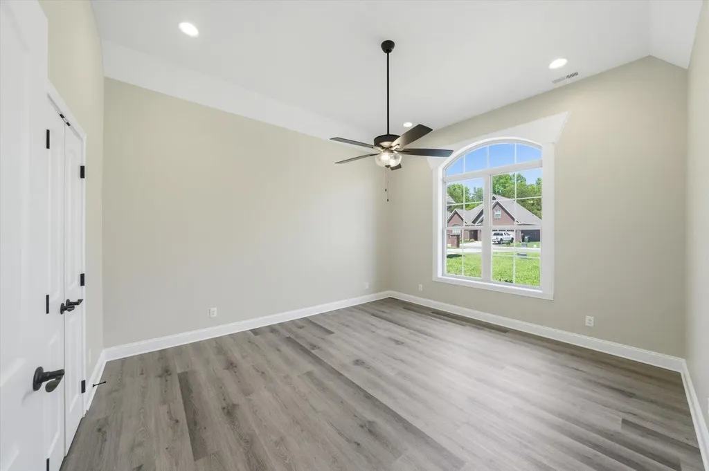 224 Lake View Point Englewood TN 37329