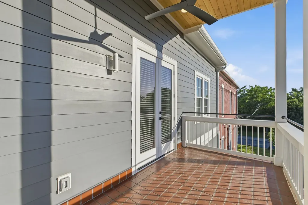 1600 10th Ave, N Nashville TN 37208