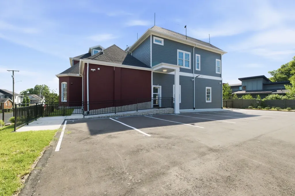 1600 10th Ave, N Nashville TN 37208