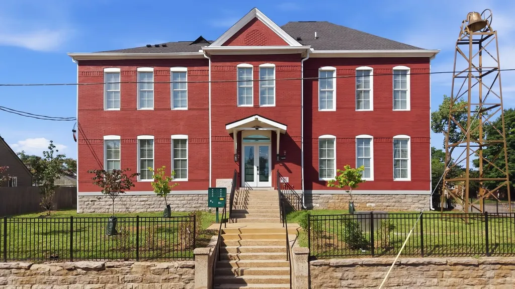 1600 10th Ave, N Nashville TN 37208